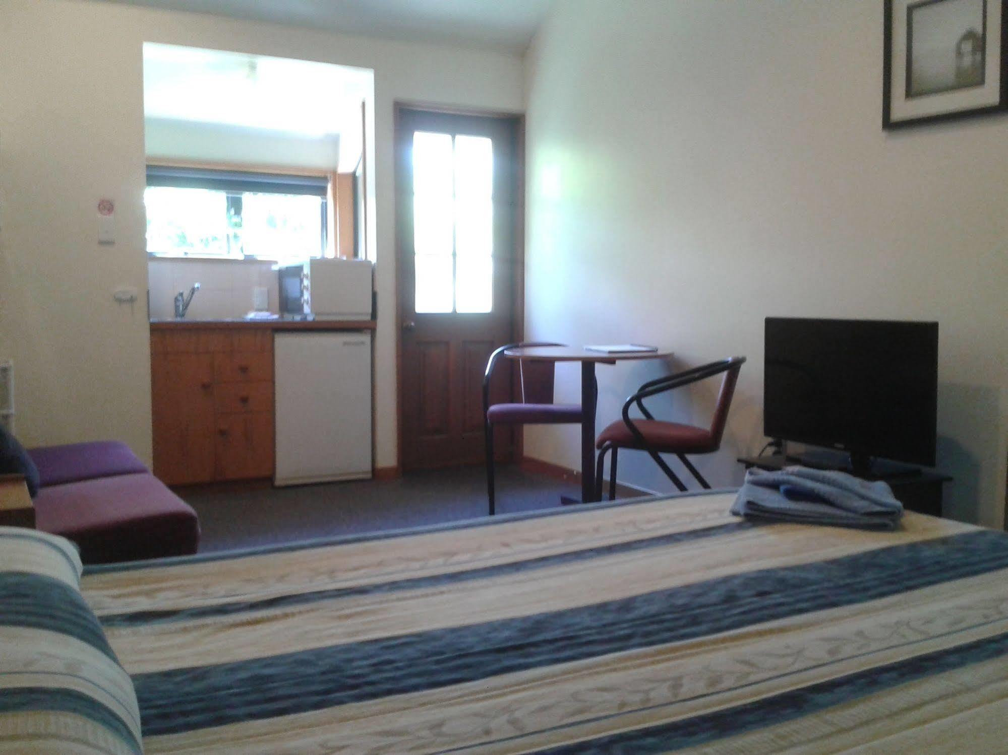 Four Peaks Motel เจอราลดีน ภายนอก รูปภาพ