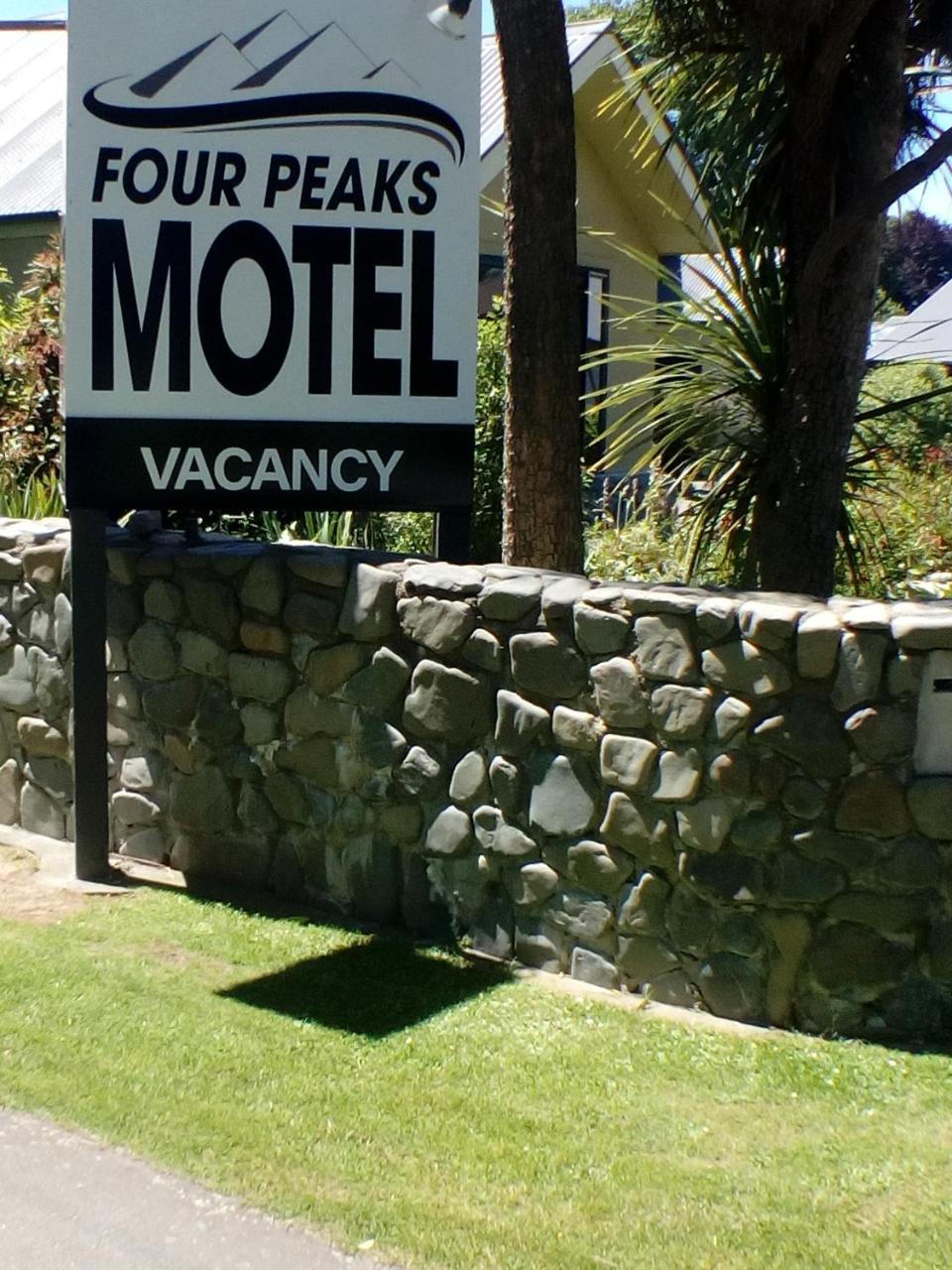 Four Peaks Motel เจอราลดีน ภายนอก รูปภาพ